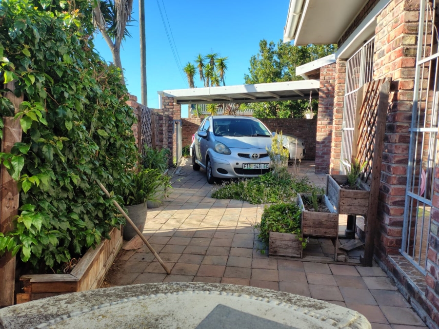 2 Bedroom Property for Sale in Kabega Park Eastern Cape